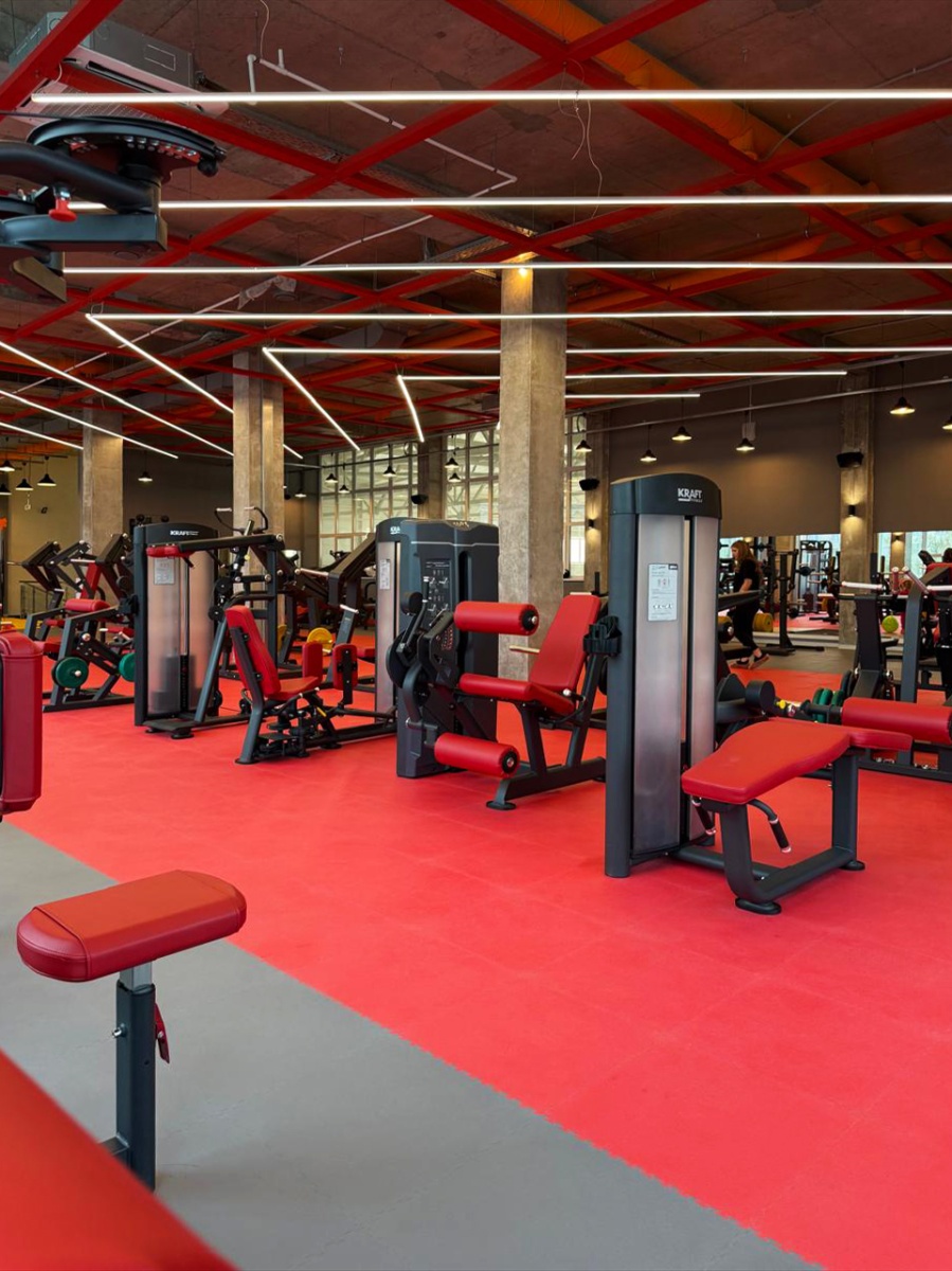 Новый фитнес-клуб в Кургане полностью оснащенный тренажерами KRAFT Fitness