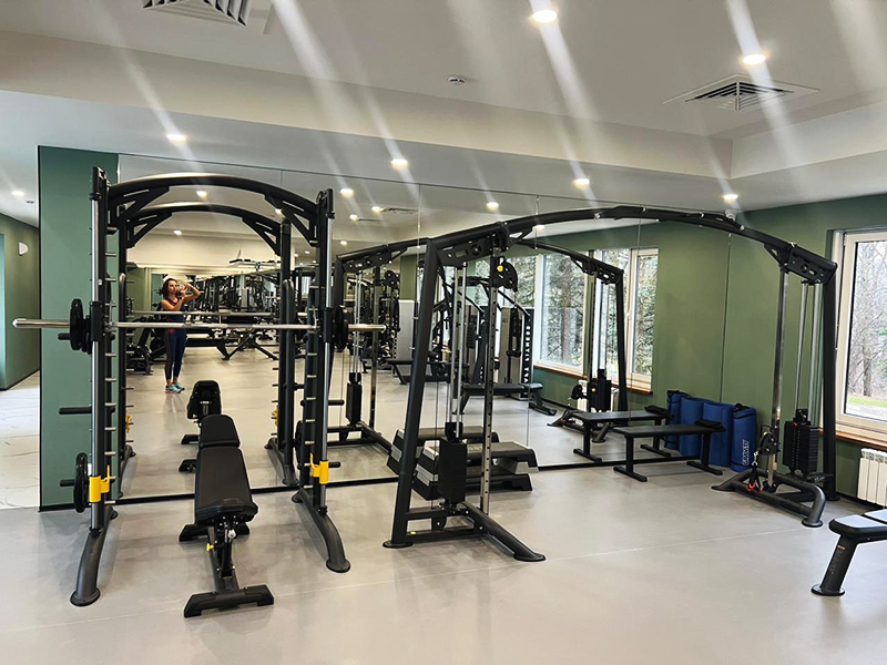 Передовое фитнес-пространство с профессиональными тренажерами KRAFT Fitness